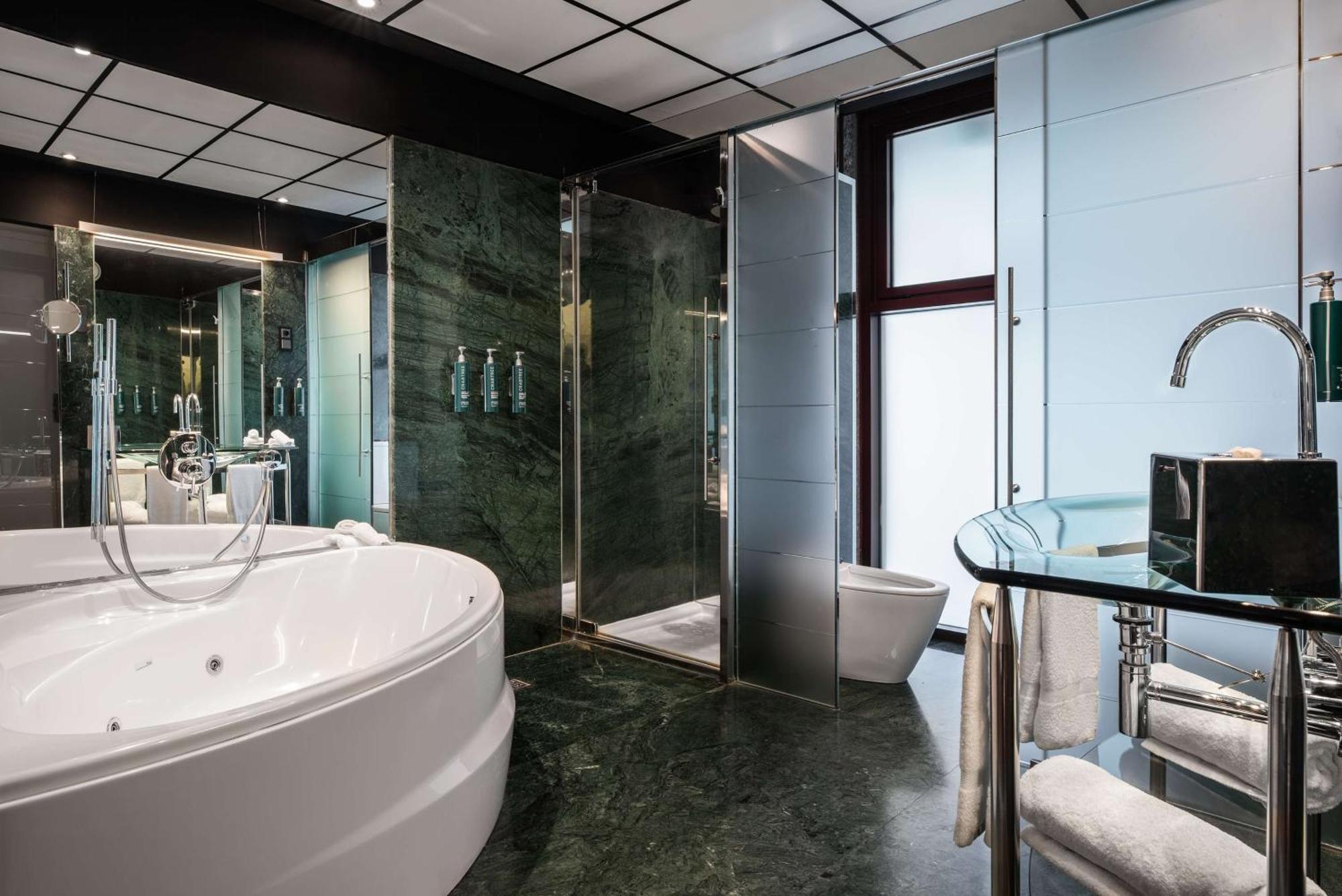 Relaxation King Room